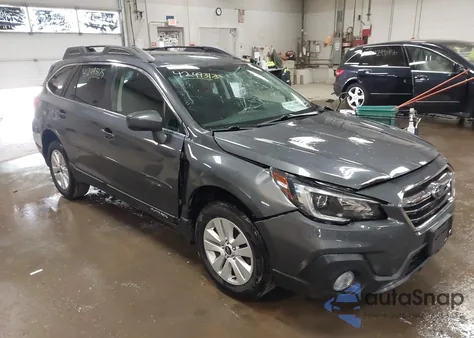 2018 Subaru Outback 2.5I Premium z USA, uszkodzony, nr VIN 4S4BSACC7J3345200
